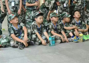 軍事夏冬令營(yíng)